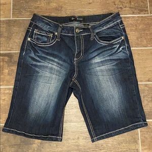 Love Nation Bermuda Shorts, size 10